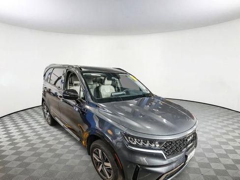 Certified 2022 Kia Sorento S image 5