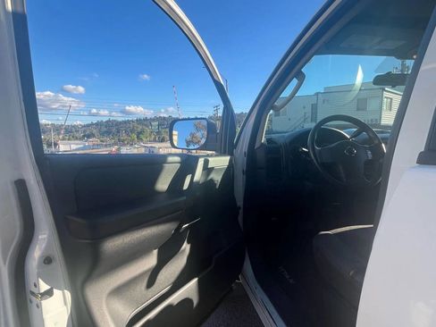 Used 2010 Nissan Titan XE w/ XE Popular Equipment Pkg image 22