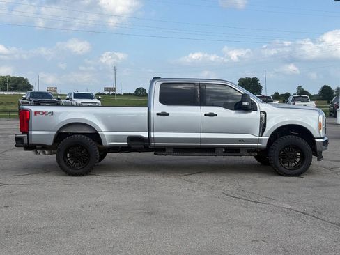 Used 2023 Ford F250 XLT w/ FX4 Off-Road Package AWD/4WD image 4