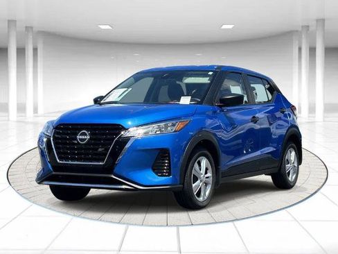Certified 2025 Nissan Kicks Play S FWD image 1