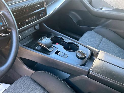 Used 2023 Nissan Rogue SV image 20