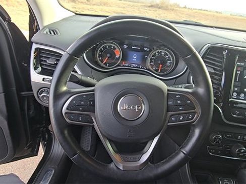 Used 2021 Jeep Cherokee Limited image 25