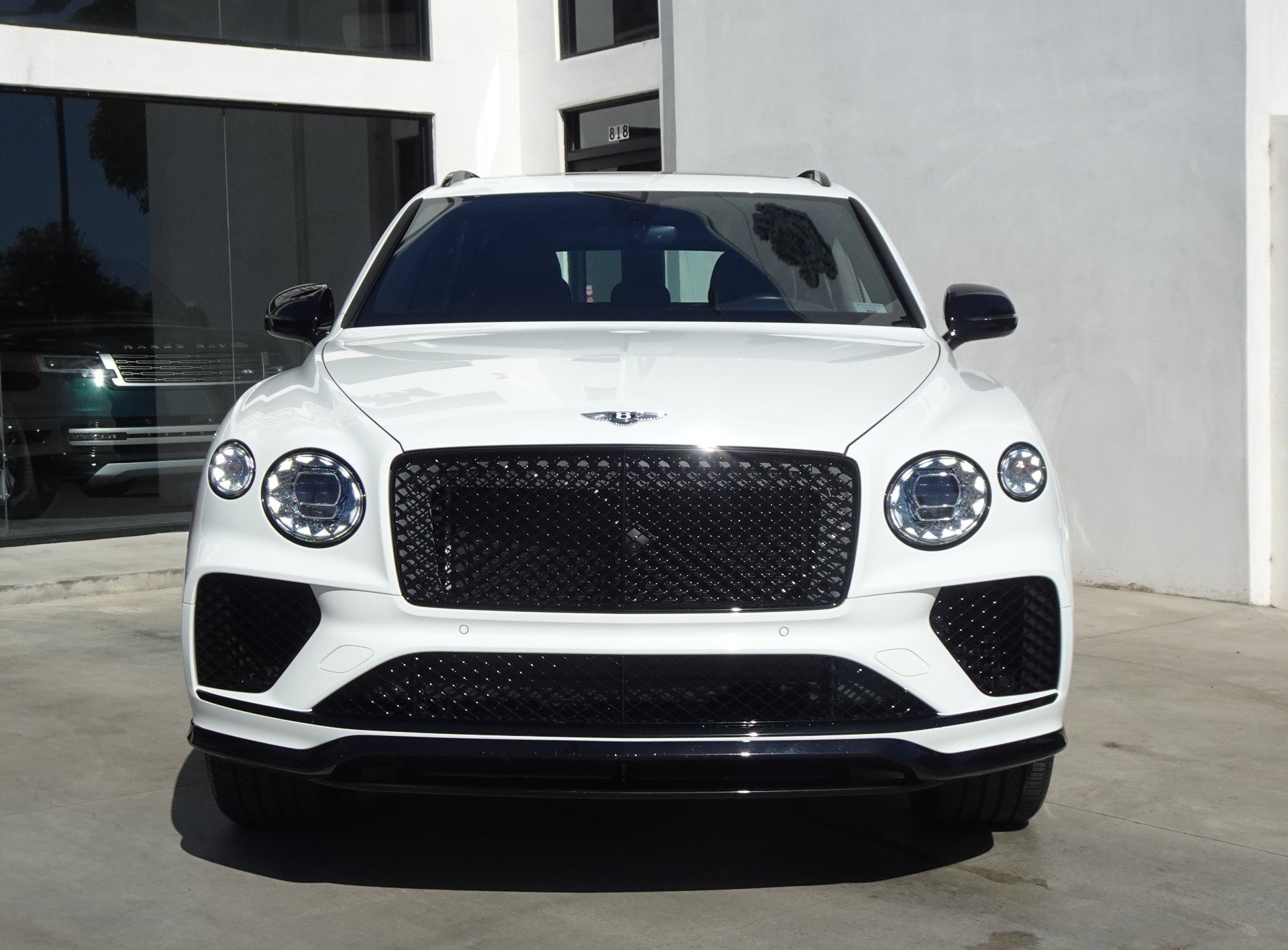 Used 2022 Bentley Bentayga AWD/4WD image 2
