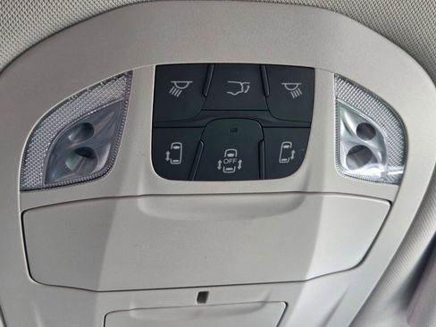 Certified 2024 Chrysler Pacifica Touring-L FWD image 30