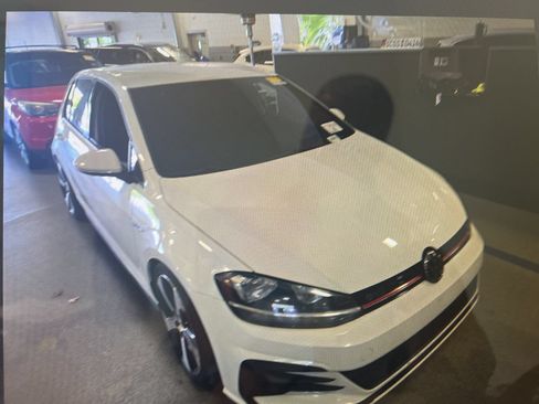 Used 2018 Volkswagen GTI S FWD image 6