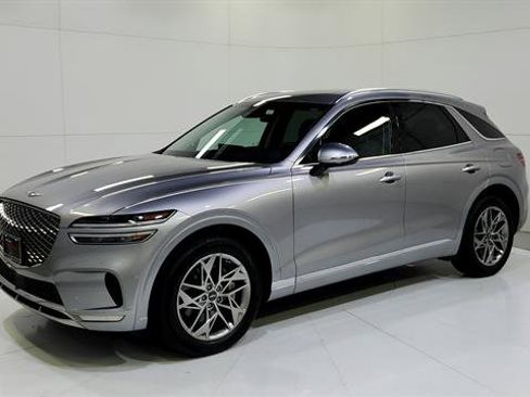 Used 2025 Genesis GV70 2.5T AWD/4WD image 3