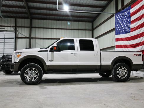 Used 2016 Ford F250 King Ranch w/ FX4 Off-Road Package image 5