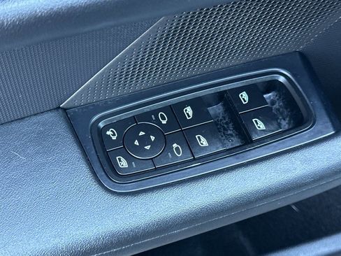 Used 2022 Porsche Taycan 4S image 12