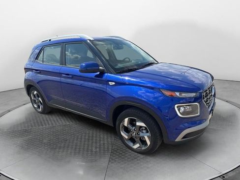 Used 2024 Hyundai Venue Limited image 1