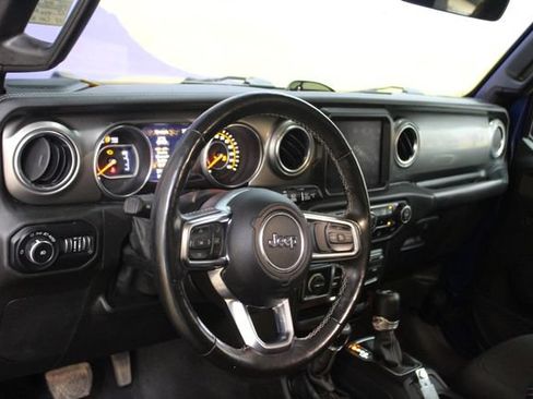 Used 2019 Jeep Wrangler Unlimited Sahara w/ Uconnect 4C Nav & Sound Group AWD/4WD image 14