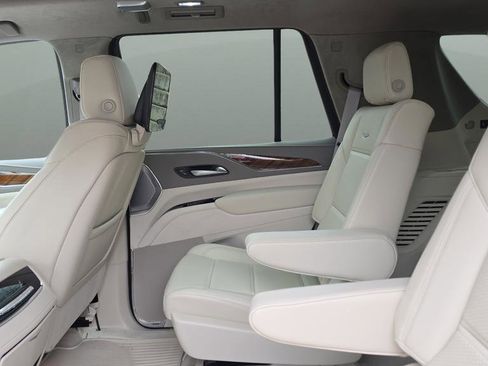 Certified 2024 Cadillac Escalade Sport Platinum w/ Heavy-Duty Trailer Package image 22