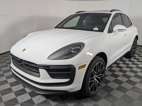 New 2026 Porsche Macan image 1