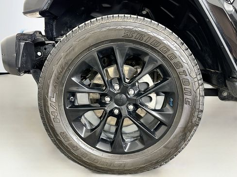 Used 2023 Jeep Wrangler Sahara w/ Cold Weather Group image 11