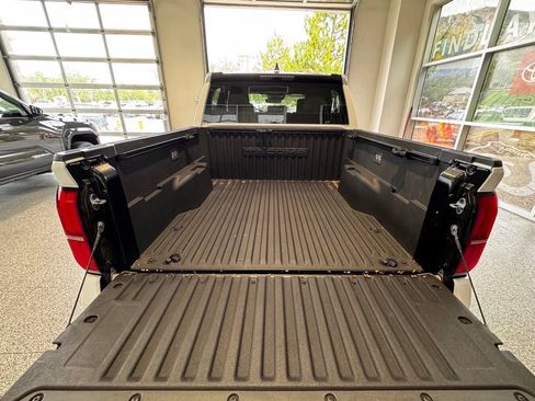 Certified 2025 Toyota Tacoma SR5 AWD/4WD image 60