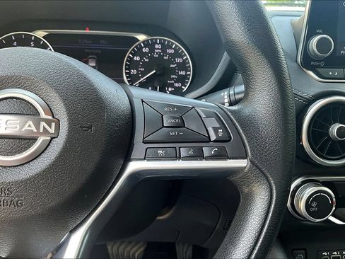 Used 2024 Nissan Sentra SV FWD image 11