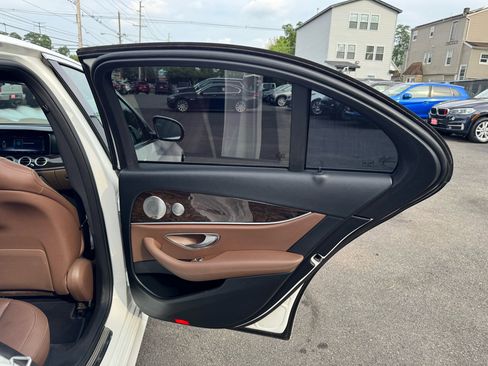 Used 2017 Mercedes-Benz E 300 4MATIC image 16