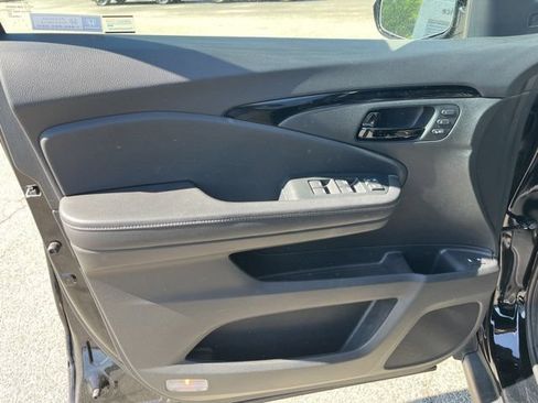 Used 2023 Honda Passport Elite image 11
