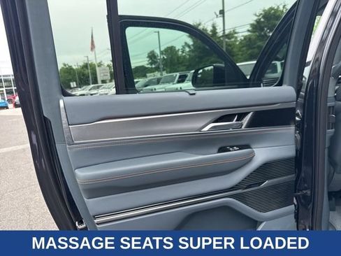 Used 2023 Jeep Grand Wagoneer L Series II w/ Premium Group II AWD/4WD image 40