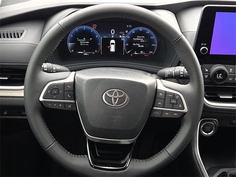Used 2025 Toyota Grand Highlander Limited image 14