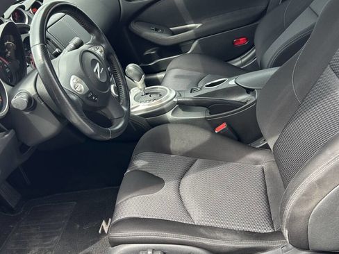 Used 2018 Nissan 370Z Coupe RWD image 14