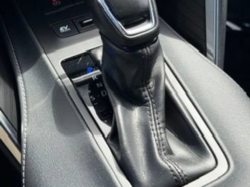 Used 2023 Toyota Venza XLE AWD/4WD image 33