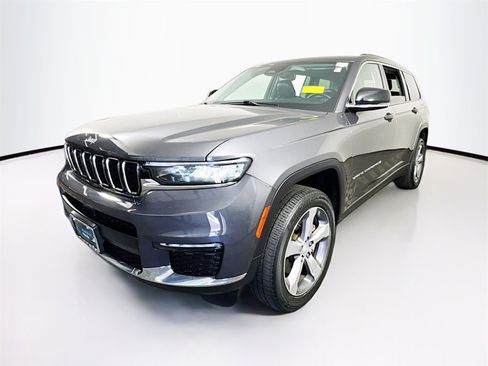 Used 2022 Jeep Grand Cherokee L Limited image 3