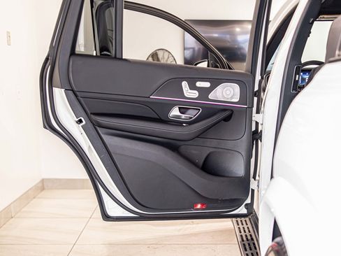 Used 2025 Mercedes-Benz GLS 450 4MATIC image 36