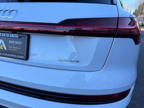 Used 2021 Audi e-tron Premium Plus w/ Premium Plus Package image 16