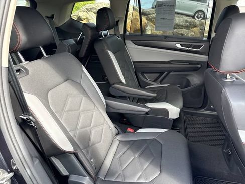Certified 2026 Volkswagen Atlas Peak Edition AWD/4WD image 14