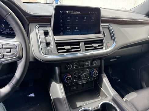 Used 2024 Chevrolet Suburban Premier AWD/4WD image 23