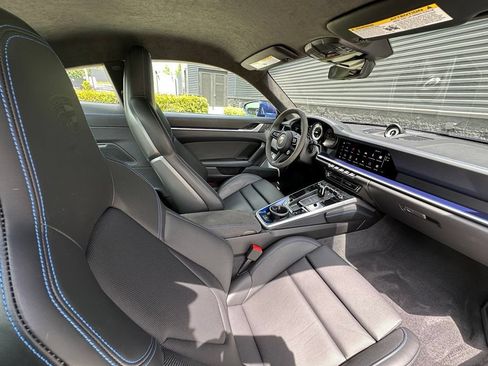 Certified 2025 Porsche 911 Turbo AWD/4WD image 39