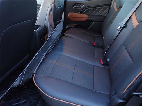 Used 2024 GMC Canyon AT4 w/ Technology Package AWD/4WD image 10