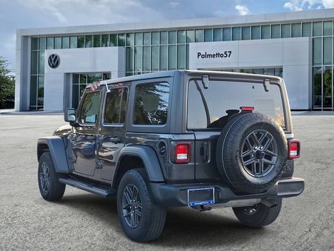 Used 2024 Jeep Wrangler Unlimited Sport AWD/4WD image 4