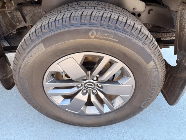 Used 2025 Nissan Frontier SV RWD image 22
