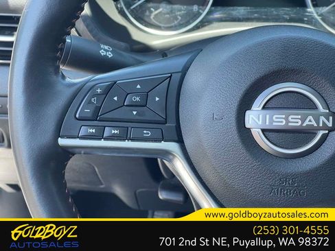 Used 2024 Nissan Sentra SR w/ SR Premium Package FWD image 17