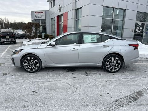 New 2025 Nissan Altima 2.5 SL AWD/4WD image 5