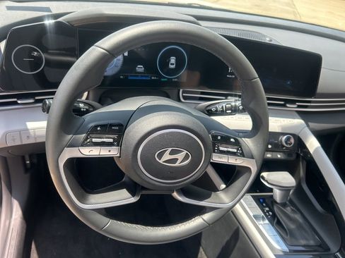 Certified 2026 Hyundai Elantra Limited FWD image 15
