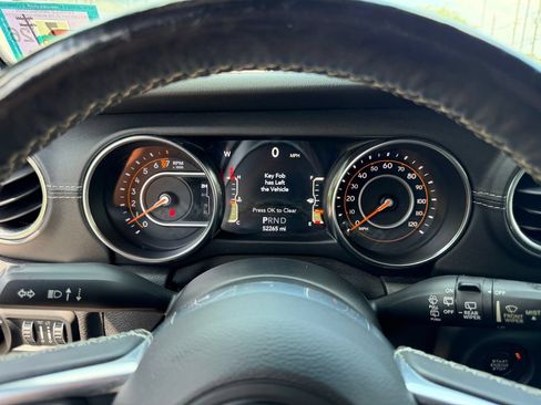 Used 2019 Jeep Wrangler Unlimited Sahara AWD/4WD image 23