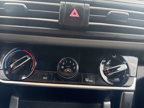 Used 2023 Kia Seltos LX image 27