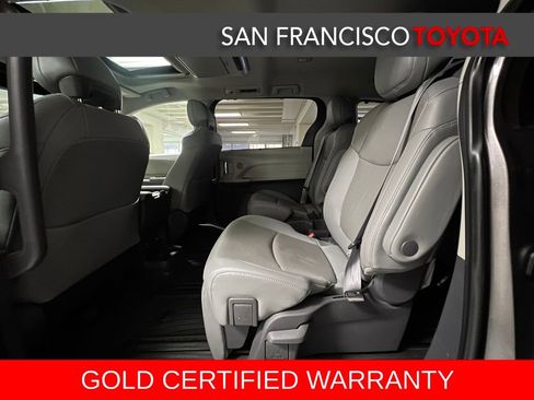Certified 2021 Toyota Sienna Limited image 15
