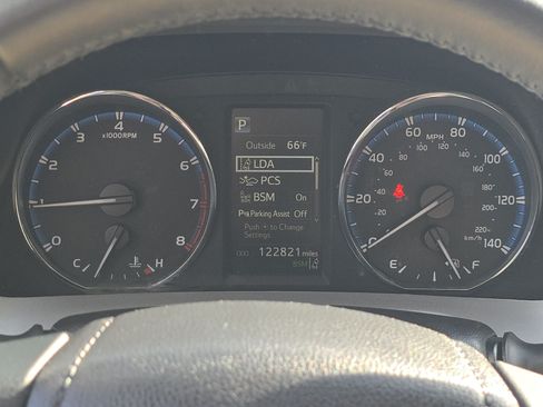 Used 2016 Toyota RAV4 Limited AWD/4WD image 25