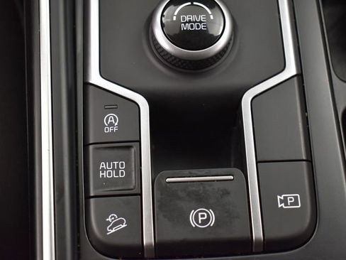 Used 2025 Kia Sorento LX image 23