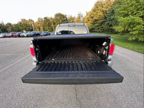 Used 2023 Toyota Tacoma TRD Sport w/ Black Out Package (TMS) AWD/4WD image 15