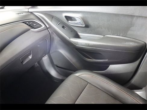 Used 2020 Chevrolet Trax LT w/ LT Convenience Package image 20