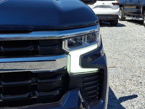 Used 2023 Chevrolet Silverado 1500 LT AWD/4WD image 9