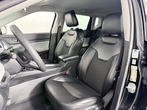 Used 2022 Jeep Compass Latitude image 11