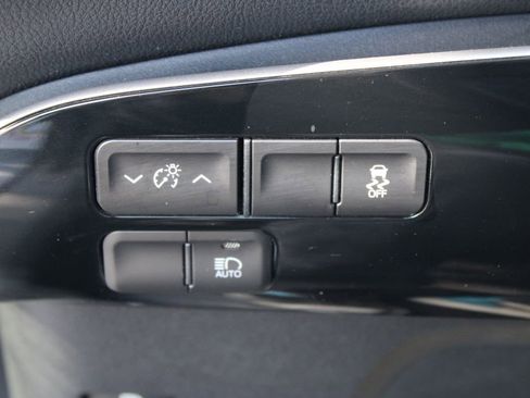 Used 2017 Toyota Prius Three w/ Carpet Mat Package FWD image 26