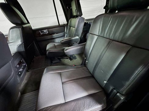 Used 2016 Lincoln Navigator Reserve AWD/4WD image 23