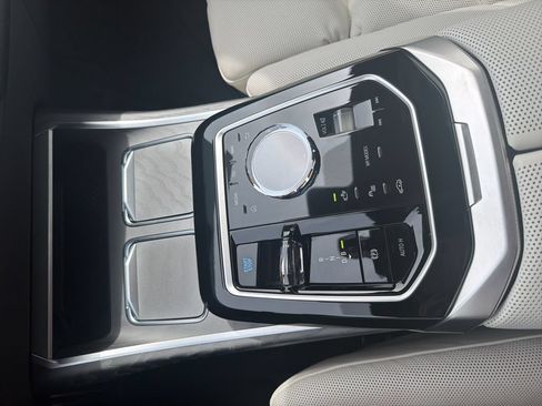 Used 2025 BMW i7 eDrive50 w/ M Sport Package RWD image 67