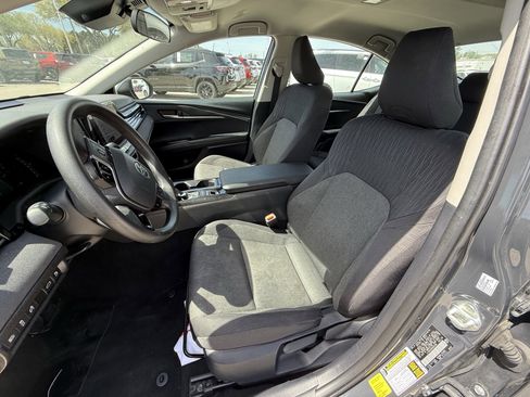 Used 2025 Toyota Camry LE image 29